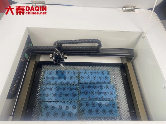 30W 40W 110V- 220V 목재/MDF/아리릭/판판/플라스틱/고무 CNC 비금속 레이저 표시 절단 기계