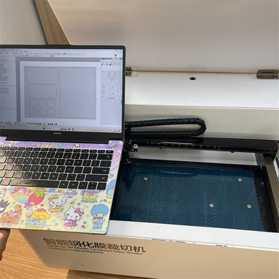 AC220V/50Hz 스크린 보호 필름 레이저 커팅 머신 (순환 수냉 및 벨로우즈, 0.5MM 절단 두께)