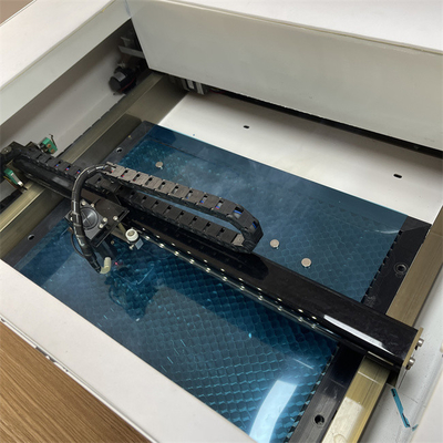 다킨 템퍼드 글래스 스크린 보호 레이저 절단 기계 0-50mm/s 절단 속도
