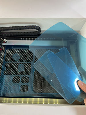 모든 모델과 모양을 지원하며 템플릿 데이터의 쉬운 수정 및 추가가 가능한 스크린 보호기 레이저 커팅 머신